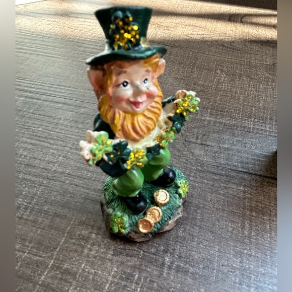 Lot Hobby Lobby St. Patrick's Day Leprechaun Figurine and Sign Set of 4 - Picture 7 of 14